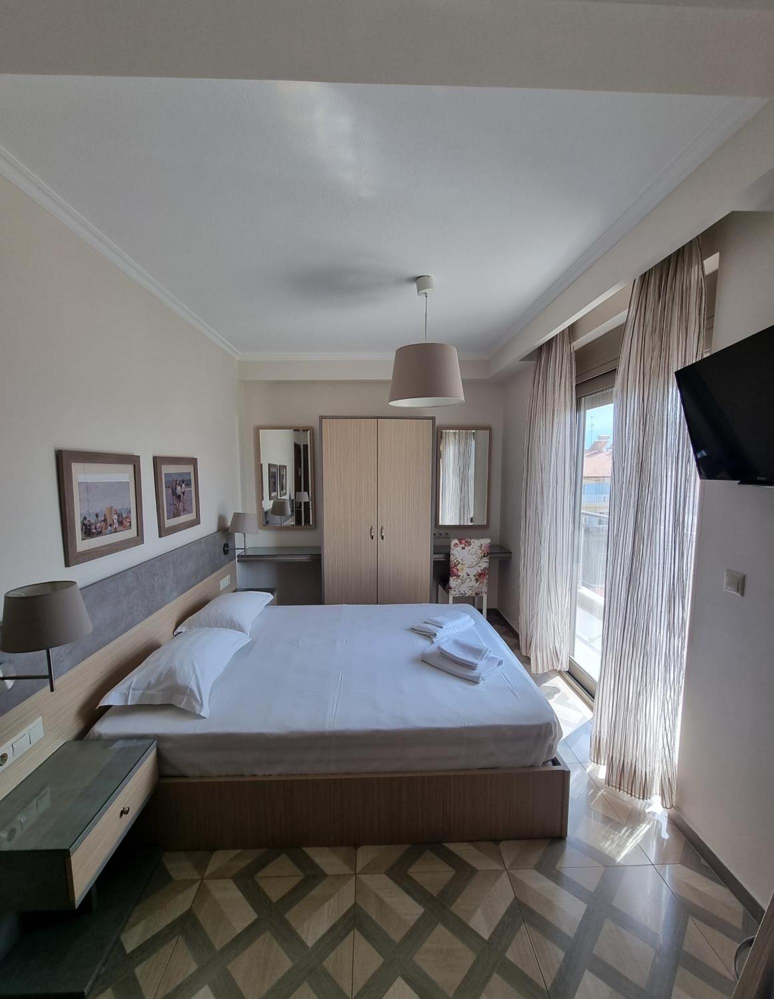 Sissy'S Boutique Apartments Paralía Екстериор снимка